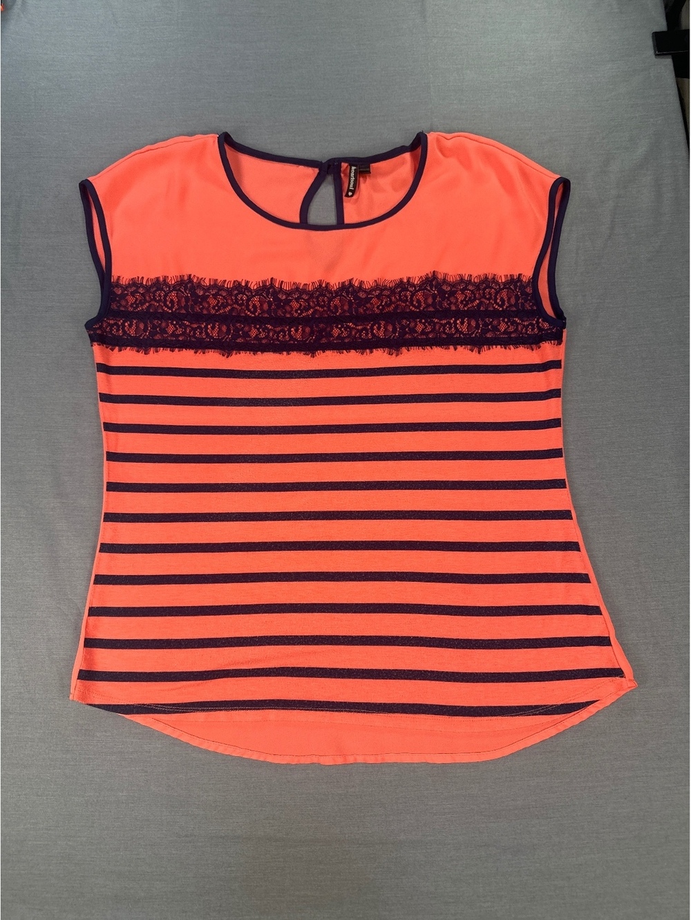 Heart & Soul Women's Medium Coral and Navy Blue Striped Cap Sleeve Top with Lace